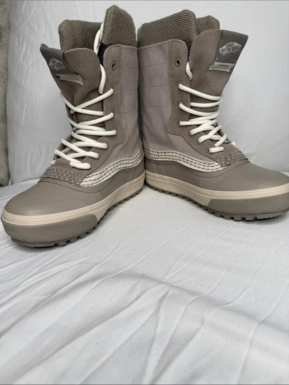 Women's size 5.5 / Men's size 4 Vans Taupe/Off-White High-Top Lace-Up MTE Boots